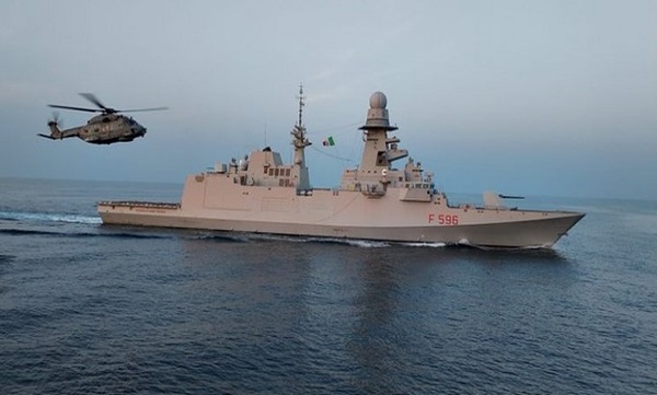 استقرار کشتی جنگی نیروی دریایی ایتالیا در تنگه هرمز