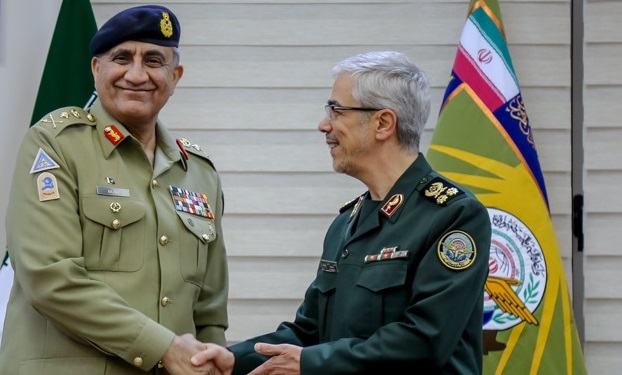 سرلشکر باقری با فرمانده ارتش پاکستان دیدار کرد