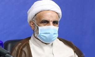 طلاب و جامعه روحانیت خود را به حفظ دین و انقلاب تجهیز کنند