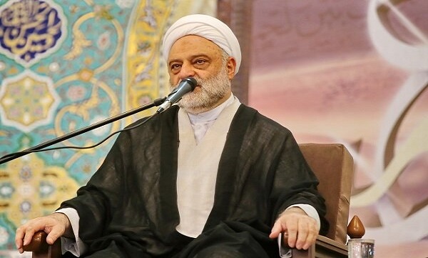 نفس کشیدن عالم خلقت به یمن امام زمان (عج) است