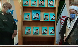 ۱۲ جلد کتاب دفاع مقدسی در خمین رونمایی شد