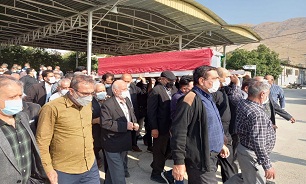 تشییع پیکر پدر شهیدان «سیاوش» در کازرون