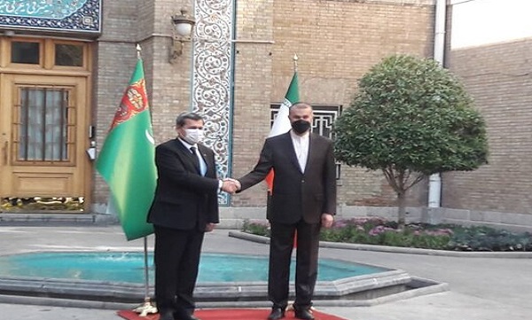 استقبال امیرعبداللهیان از همتای ترکمنستانی‌اش