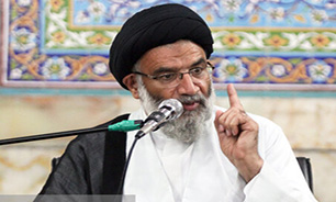 مسوول باید جهادی باشد و شب و روز نشناسد