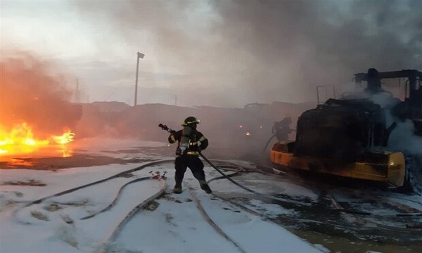 آتش سوزی در منطقه صنعتی نزدیک «دیمونا» خسارات فراوانی برجای گذاشت