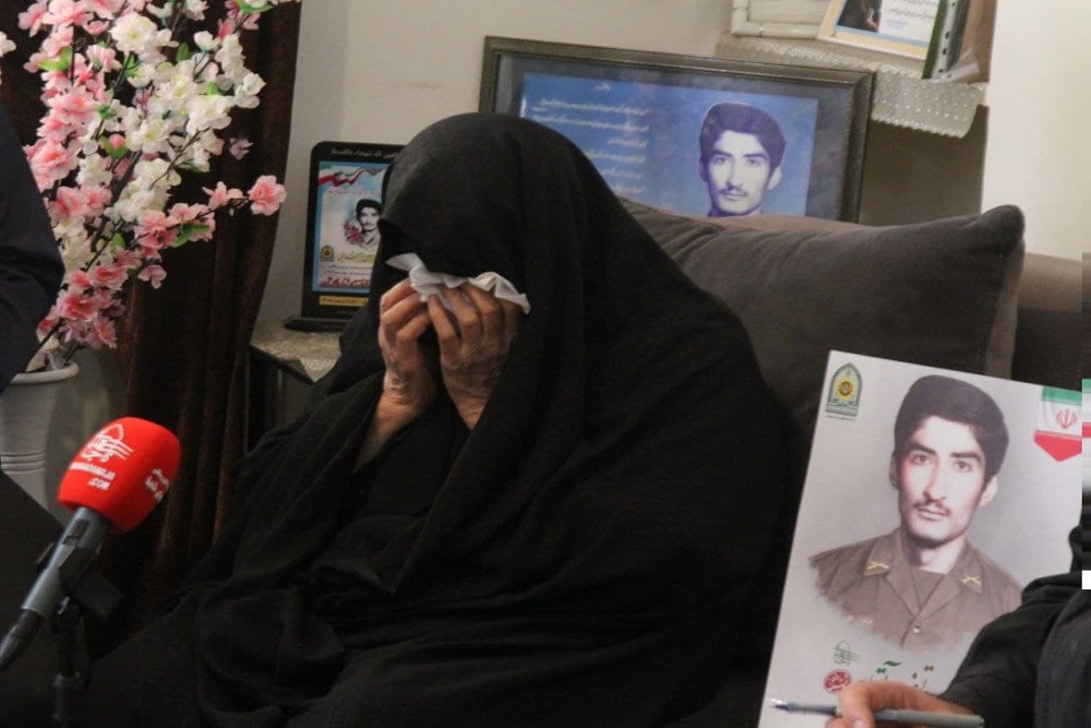 اعلام خبر شناسایی شهید «مرتضی آقایی» پس از ۳۳ سال به خانواده شهید+تصاویر