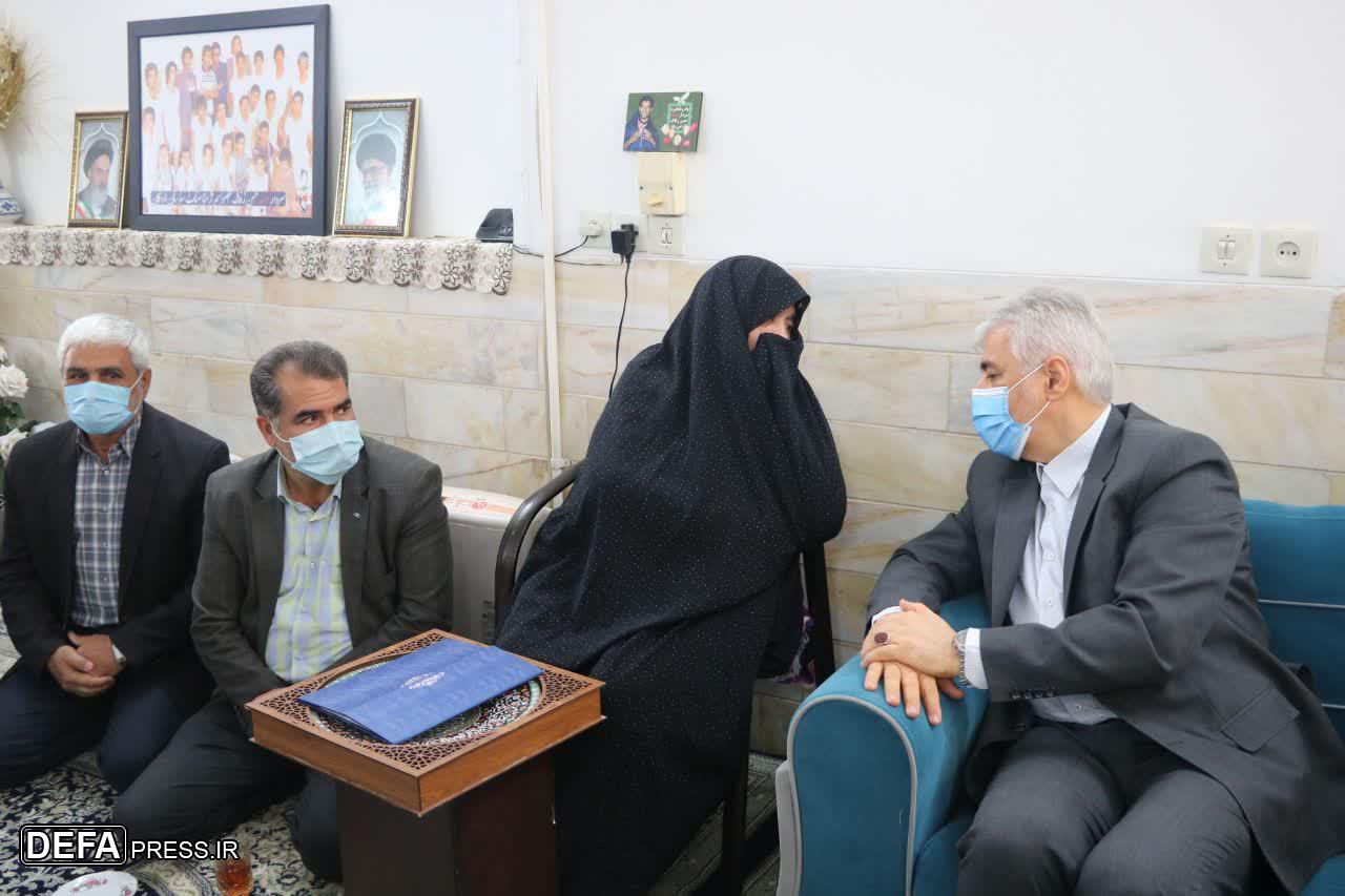 دیدار وزیر ورزش و جوانان با خانواده سردار شهید «زفاک» + تصاویر