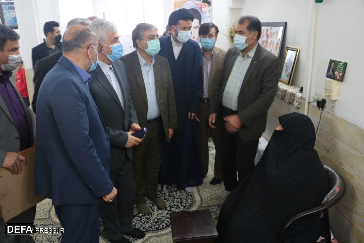 دیدار وزیر ورزش و جوانان با خانواده سردار شهید «زفاک» + تصاویر