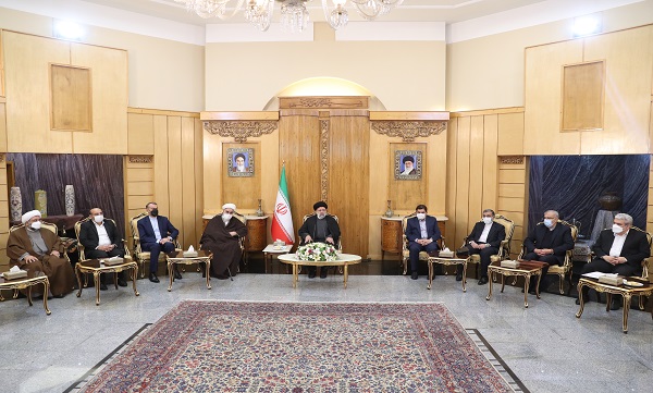 اولویت سیاست خارجی ایران ارتقاء همکاری‌های منطقه‌ای با کشور‌های همسایه است