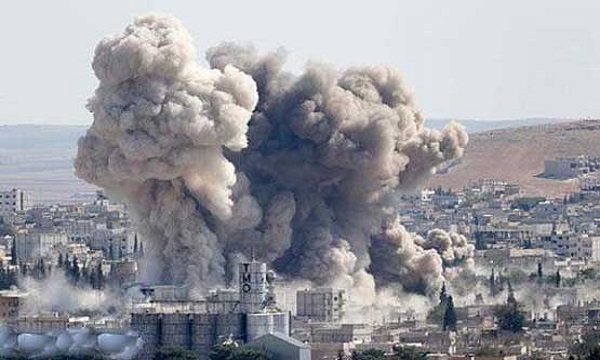 جنگنده‌های سعودی بامداد امروز فرودگاه پایتخت یمن را بمباران کردند
