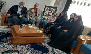 سردار قاآنی با خانواده شهید مدافع حرم «سعید مجیدی» دیدار کرد