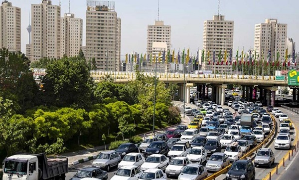 افزایش ۳۰ درصدی ترافیک در تهران/ حضور تیم‌های عملیاتی پلیس راهور در مقابل مدارس