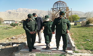 بازدید مدیرکل حفظ آثار دفاع مقدس کرمانشاه از یادمان شهید گمنام گروه ۶۲ مومنون