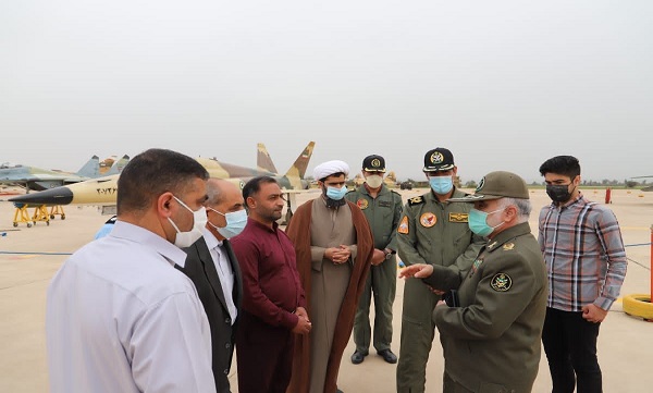 بازدید فرمانده قرارگاه مرکزی راهیان نور ارتش از نمایشگاه هوایی دزفول