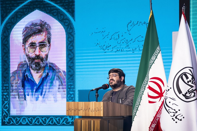 سردار فدوی: شهید آوینی آگانه دوربین و قلم را انتخاب کرد