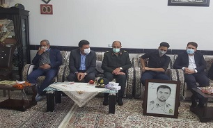 دیدارنوروزی فرمانده انتظامی شهرستان کرمان با 3 خانواده شهید