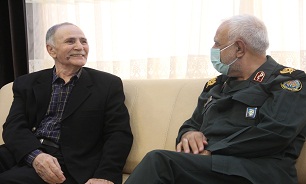 سردار«کوشکی» به دیدار شکارچی تانک در دفاع مقدس رفت