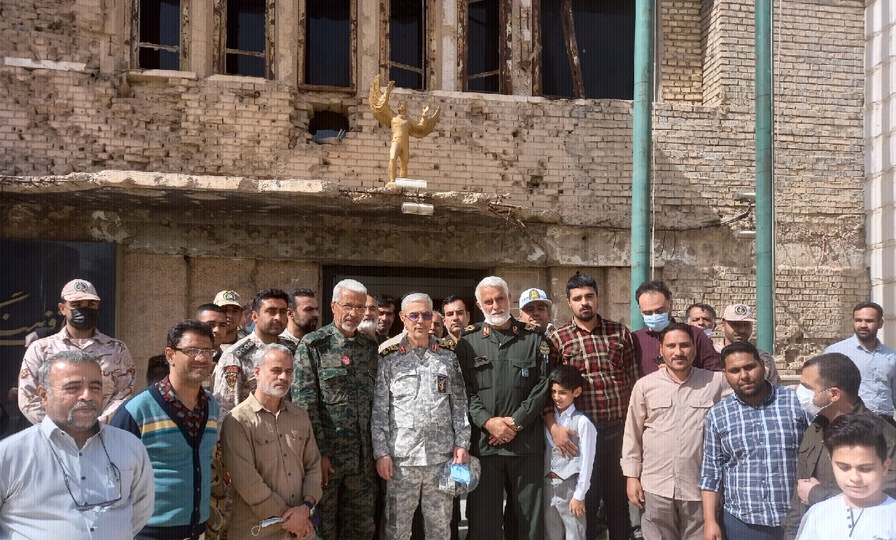 بازدید سرلشکر باقری از مرکز فرهنگی و موزه دفاع مقدس خرمشهر