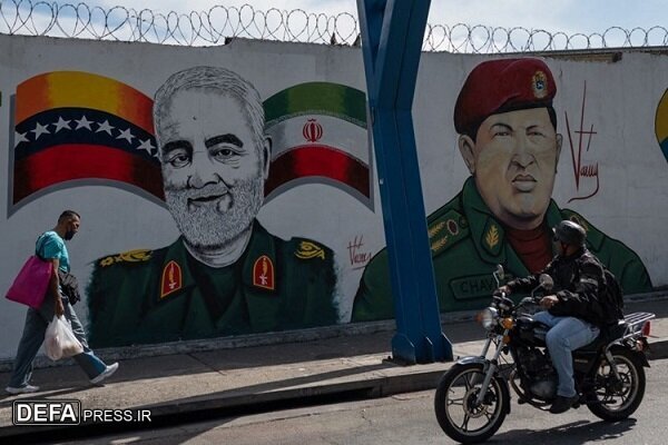 نصب دیوار نگاره سردار شهید «قاسم سلیمانی» در ونزوئلا+ عکس