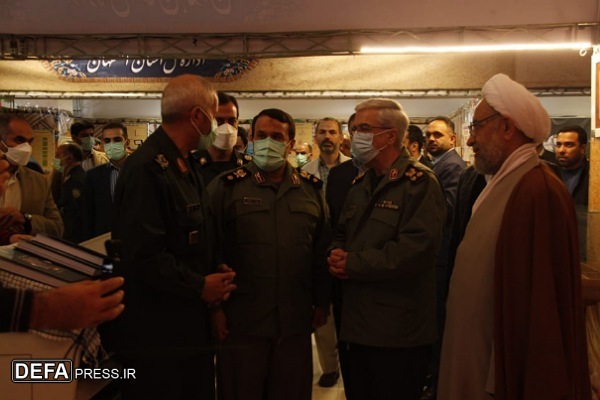 بازدید سرلشکر باقری از غرفه همدان در نمایشگاه «کوی جهاد و مقاومت»