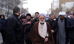 ملت ایران پای کار نظام و انقلاب اسلامی ایستاده‌است