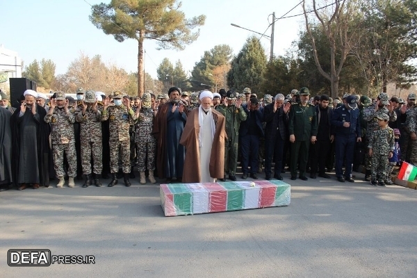 تدفین شهید گمنام عملیات «کربلای ۶» در پدافند هوایی شمال شرق امام رضا (ع)+ تصاویر