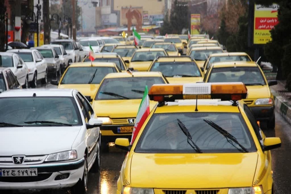 برگزاری رژه خودرویی و موتوری به مناسبت سالروز ورود امام خمینی (ره) به میهن در یاسوج