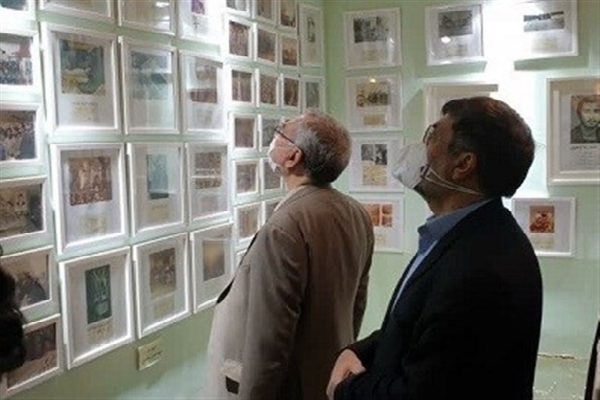 دیدار وزیر بهداشت با پدر شهیدان «دهنوی» در مشهد+ تصاویر