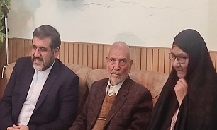 تجلیل وزیر فرهنگ و ارشاد اسلامی از خانواده شهیدان «خیامی»