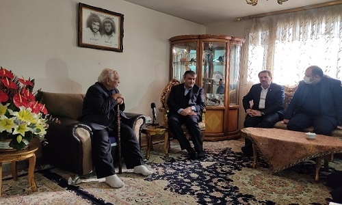 دیدار رئیس سازمان انرژی اتمی با خانواده معظم شهیدان «دماوندی‌پور» و «منشادی»