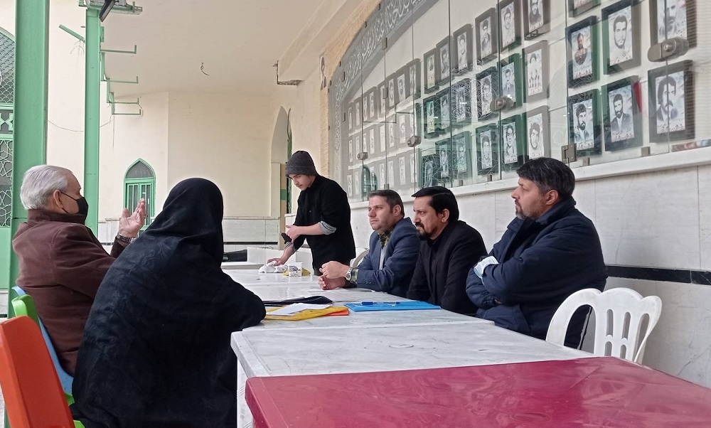 برپایی میز خدمت به به ایثارگران تهرانی در دهه فجر انقلاب اسلامی