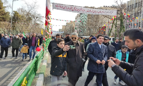 جشن ملی ایرانیان برای ۴۴ سال افتخار/ برگزاری مراسم گرامیداشت ۲۲ بهمن در سراسر کشور+ تصاویر و فیلم