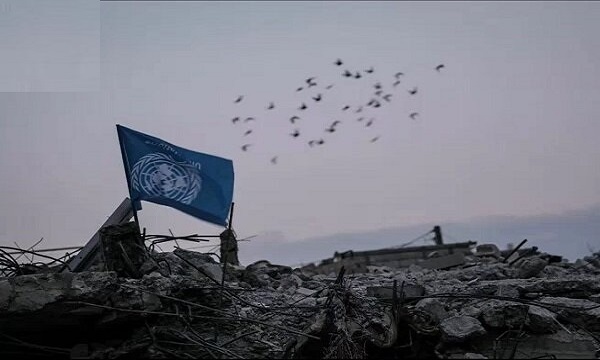 نصب وارونه پرچم سازمان ملل در شهر‌های زلزله‌زده سوریه