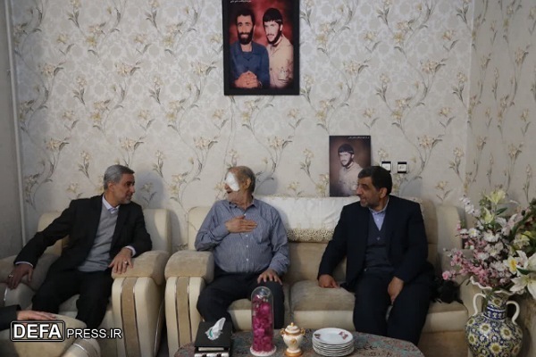 دیدار وزیر میراث فرهنگی با پدر شهیدان حاجی‌بابایی+تصاویر