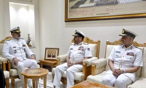 رایزنی دریادار ایرانی با رئیس ستاد کل نیرو‌های مسلح سلطنت عمان