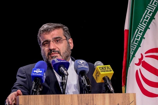 وزیر فرهنگ و ارشاد اسلامی: تولیدات فرهنگی دفاع مقدس نباید محدود به ایران باشد/ عمده تقریظ‌‌‌های رهبری در مورد کتاب‌های دفاع مقدس است