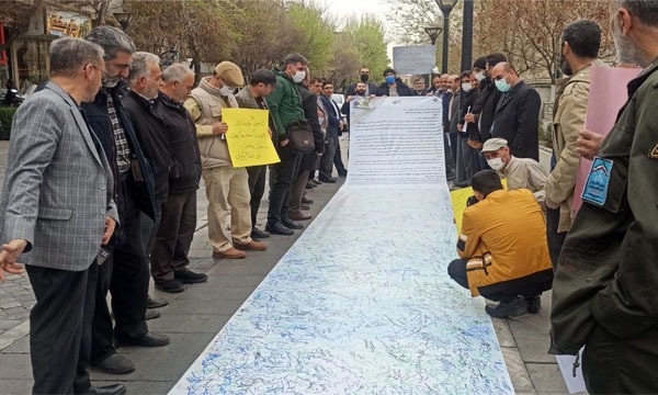 درخواست برای پیگیری اموال غارت‌شده توسط پهلوی/ ۶۰ میلیون تومان سهم هر ایرانی از اموال مسروقه