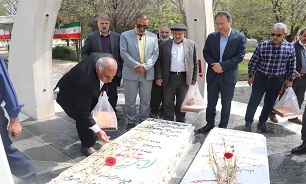 هداء، جانبازان و رزمندگان عزیز که همواره چشم و چراغ ملت انقلابی و ستارگان درخشان عرصه‌های دفاع از ارزش‌ها و آرمان‌های اصیل انقلاب اسلامی هستند،