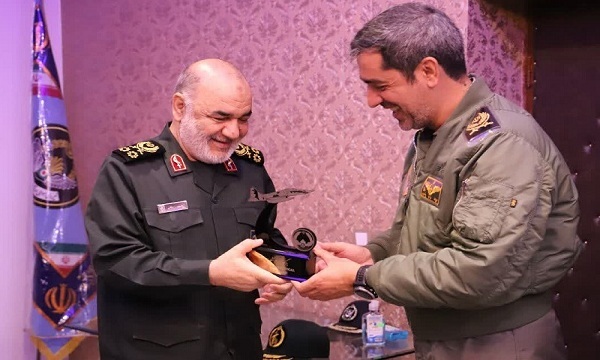 دیدار فرمانده پایگاه هوایی وحدتی دزفول با سردار سرلشکر سلامی
