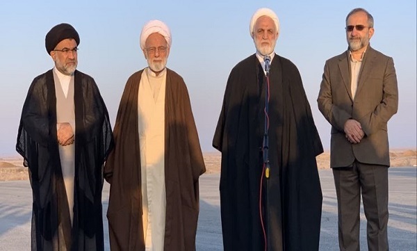 حجتالاسلام محسنی اژهای: حضور در میان مردم با نشستن در اتاق متفاوت است حجتالاسلام محسنی اژهای: حضور در میان مردم با نشستن در اتاق متفاوت است