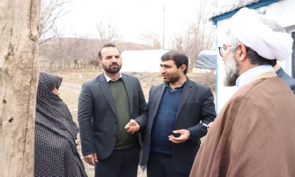 معاون بنیاد شهید از مناطق زلزله زده خوی بازدید کرد