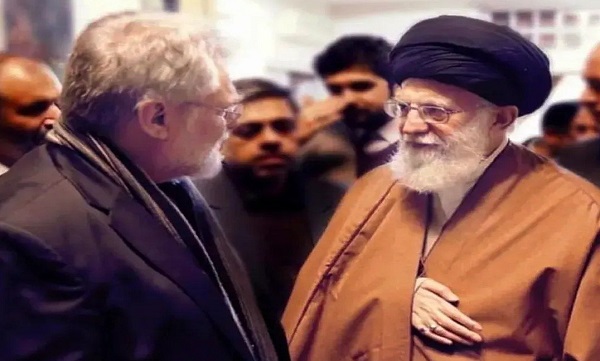 رهبر معظم انقلاب اسلامی از خداوند پاداش نیک برای خدمات باارزش فرهنگی و رسانه‌ای طالب‌زاده مسألت کردند