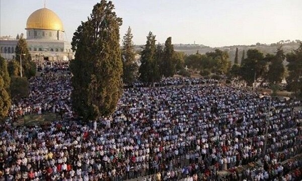 ۲۰۰ هزار فلسطینی نماز عید فطر را در «مسجدالاقصی» اقامه کردند