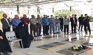 برگزاری مراسم غباروبی و عطرافشانی مزار شهید «سیدعبدالرضا موسوی» در خرمشهر