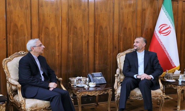 امیرعبداللهیان با سفیران ایران در سنگاپور و روسیه دیدار کرد