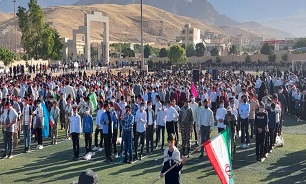 اجرای پنج هزار نفری سرود سلام فرمانده در کازرون