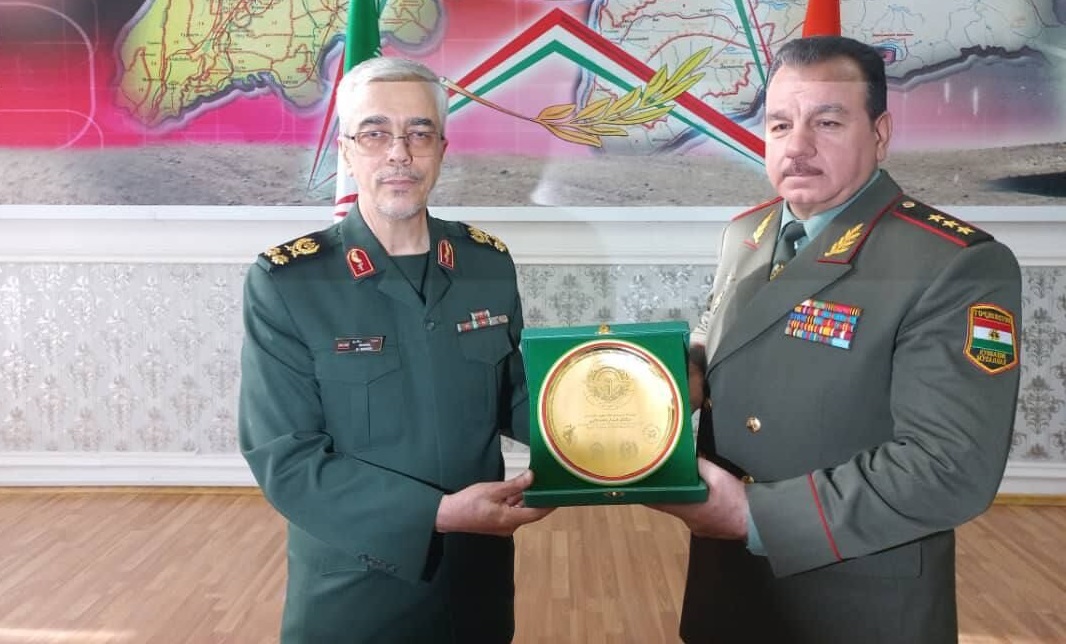 دیدار سرلشکر باقری با وزیر دفاع تاجیکستان