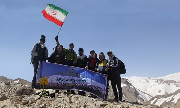 صعود گروه کوهنوردی بسیج بنیاد به قله ۴۰۸۰ متری قالیکوه