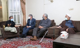 دیدار مدیران ارشد استان فارس با خانواده شهدا و ایثارگران در آخرین شب از لیالی قدر