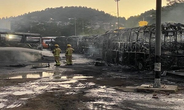 پایانه اتوبوسرانی شهر «صفد» اراضی اشغالی در آتش سوخت
